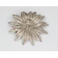 eleganta brosa florala din argint filigranat